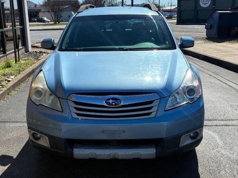 Used 2011 Subaru Outback 3.6R Limited image 2