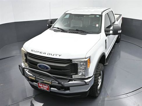 Used 2017 Ford F250 XL w/ Power Equipment Group AWD/4WD image 39