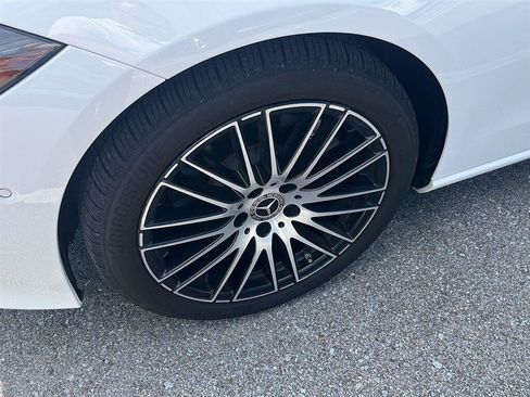Used 2025 Mercedes-Benz C 300 Sedan image 4