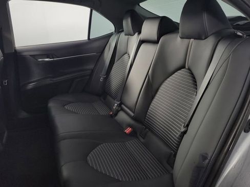Used 2023 Toyota Camry SE image 18
