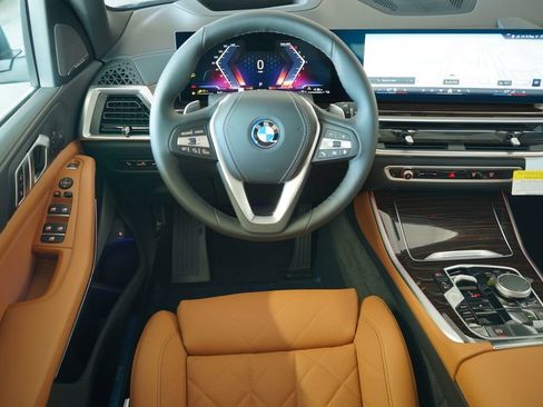 New 2026 BMW X5 xDrive50e w/ Climate Comfort Package image 17