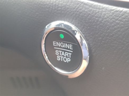 Used 2017 Ford Edge Titanium image 26