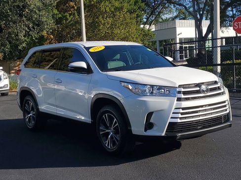 Used 2019 Toyota Highlander LE image 7
