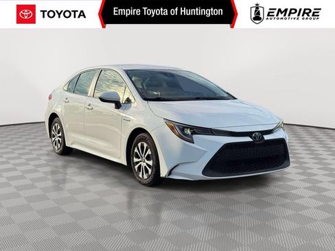 Used 2021 Toyota Corolla LE FWD image 1