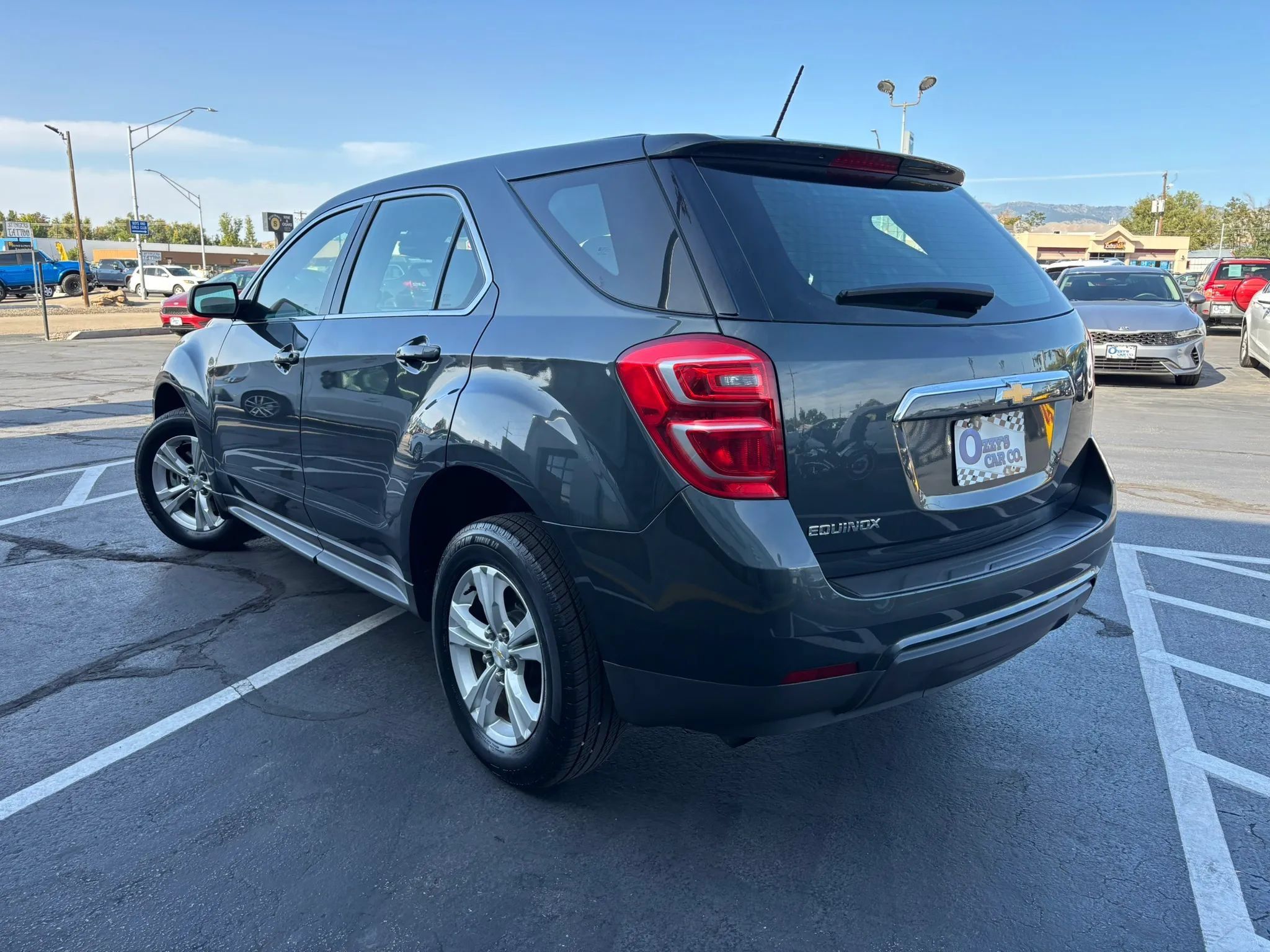 Used 2017 Chevrolet Equinox LS FWD image 2