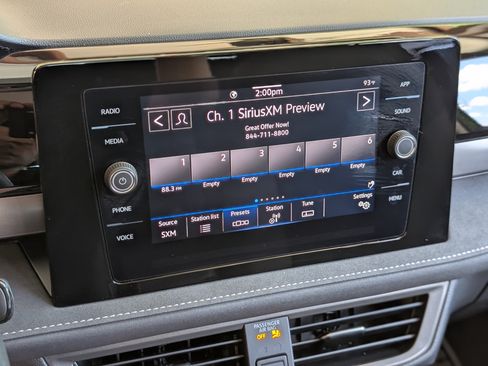 Used 2025 Volkswagen Taos SE FWD image 29