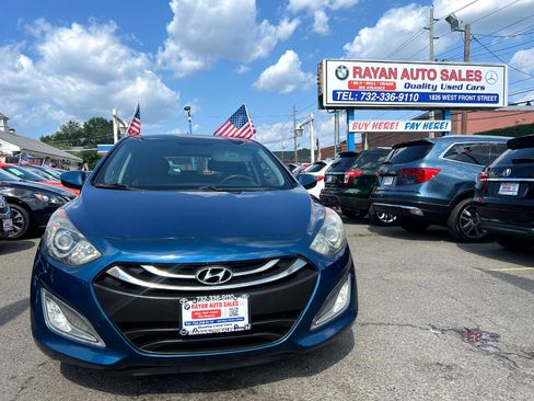 Used 2014 Hyundai Elantra GT image 2