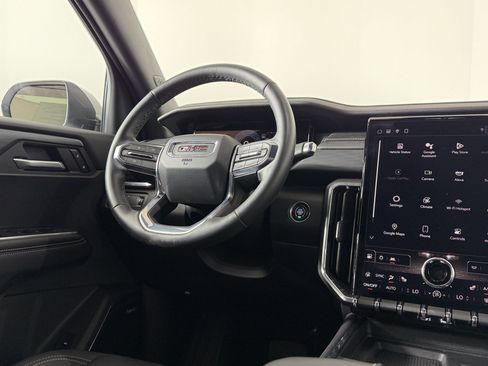 Used 2025 GMC Acadia Elevation w/ Elevation Premium Package FWD image 27