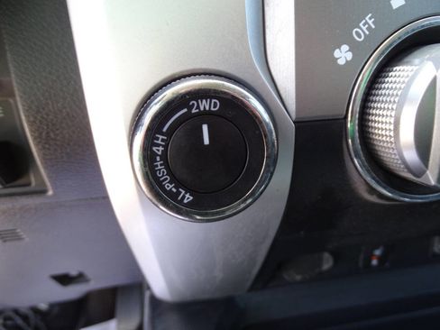 Used 2017 Toyota Tundra SR5 image 30