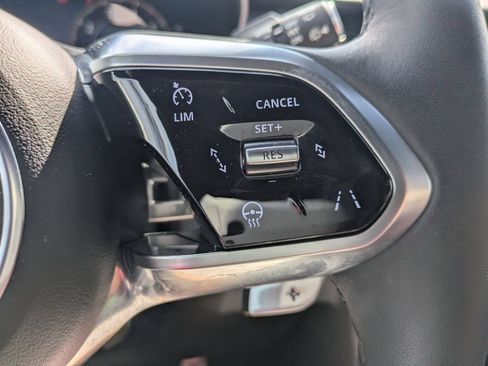 Used 2024 Jaguar E-PACE R-Dynamic SE AWD/4WD image 18