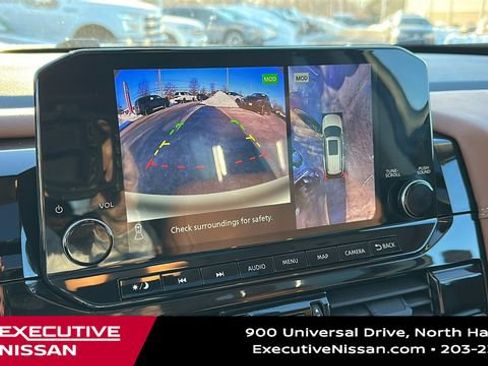 Certified 2025 Nissan Pathfinder Platinum image 17