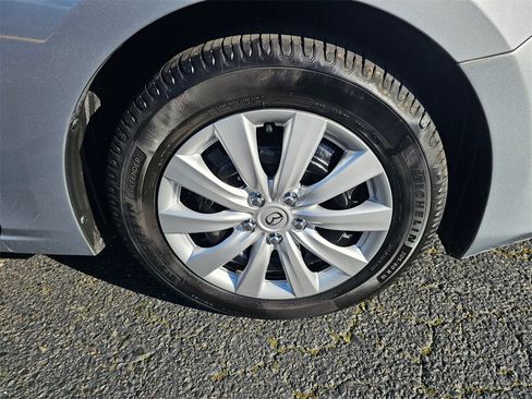 Used 2018 MAZDA MAZDA3 Sport image 9