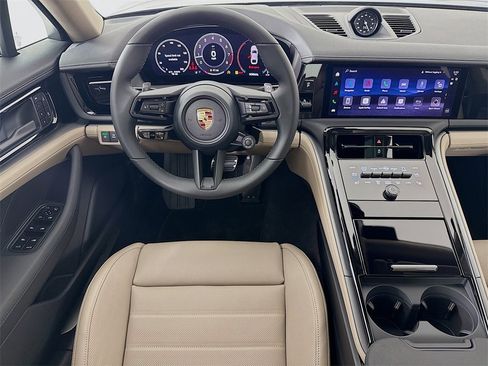 New 2026 Porsche Panamera image 25