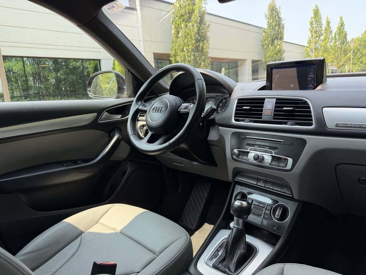 Used 2018 Audi Q3 2.0T Premium Plus w/ Premium Plus Package AWD/4WD image 18