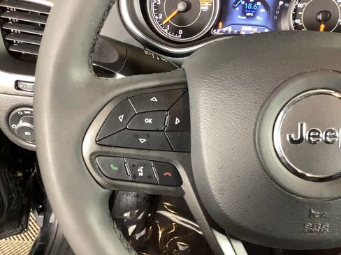 Used 2022 Jeep Cherokee Trailhawk w/ Trailer Tow Group image 17