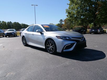 Used 2022 Toyota Camry SE w/ Convenience Package