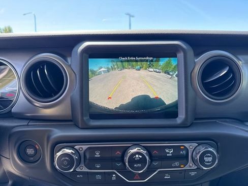 Used 2023 Jeep Wrangler Unlimited w/ 8.4" Radio Group AWD/4WD image 28