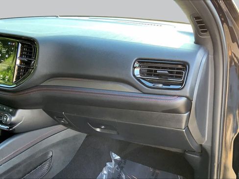 Used 2024 Dodge Durango GT AWD/4WD image 18