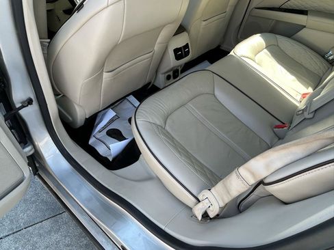 Used 2017 Ford Fusion Platinum AWD/4WD image 9