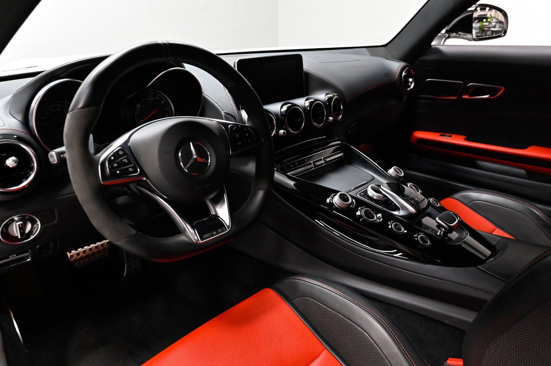 Used 2018 Mercedes-Benz AMG GT Roadster image 7