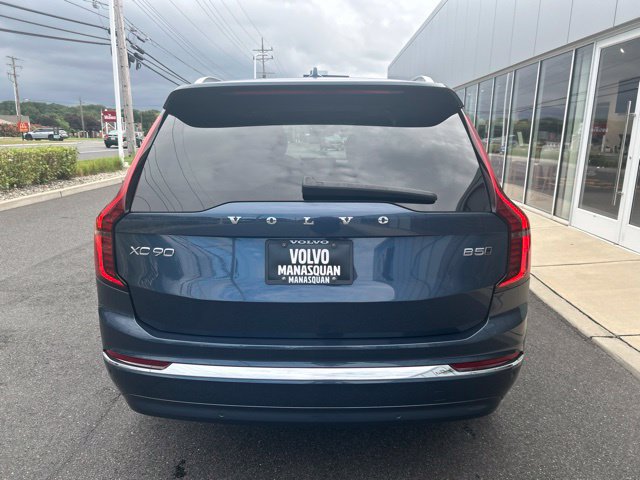 Certified 2025 Volvo XC90 B5 Core AWD/4WD image 4