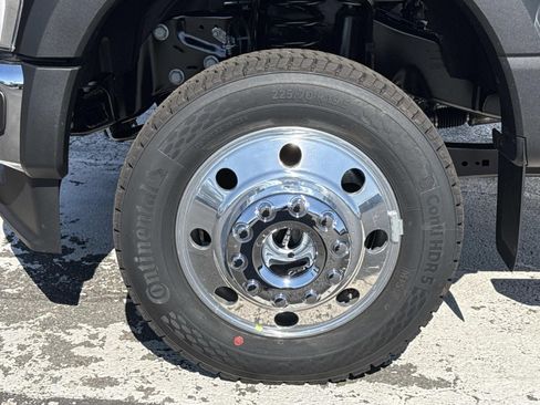 New 2026 Ford F550 4x4 Crew Cab image 9