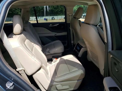 Used 2024 Lincoln Aviator Reserve w/ Equipment Group 201A RWD image 11