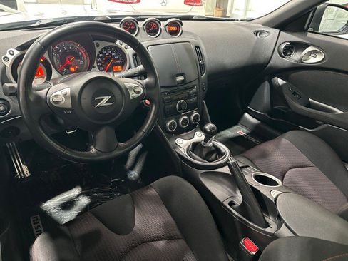 Used 2010 Nissan 370Z NISMO RWD image 40