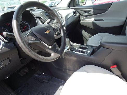 Used 2019 Chevrolet Equinox LS w/ LS Convenience Package FWD image 12