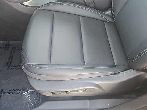 Certified 2025 Buick Envision Preferred AWD/4WD image 15