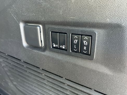 Used 2022 Chevrolet Suburban High Country w/ Max Trailering Package AWD/4WD image 12