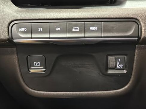 Used 2022 Cadillac Escalade ESV Premium Luxury AWD/4WD image 34