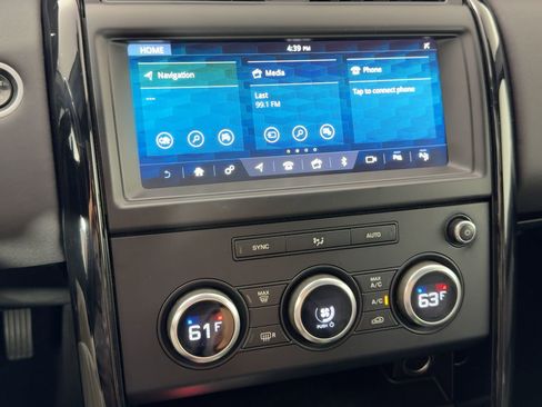 Used 2019 Land Rover Discovery SE image 23