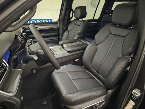New 2026 Jeep Grand Wagoneer Limited AWD/4WD image 13