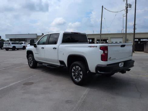 Used 2021 Chevrolet Silverado 2500 Custom w/ Custom Value Package AWD/4WD image 6