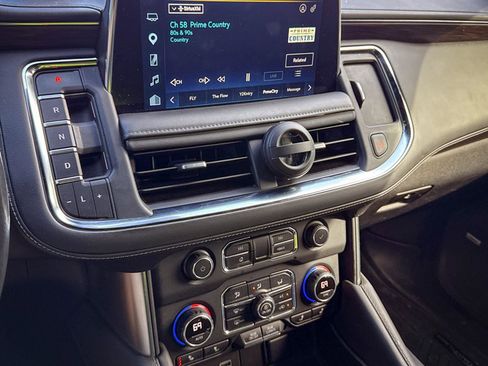 Used 2022 Chevrolet Tahoe Z71 w/ Luxury Package image 21