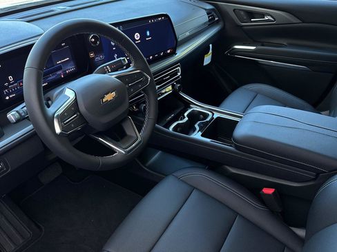 New 2026 Chevrolet Traverse LT image 12
