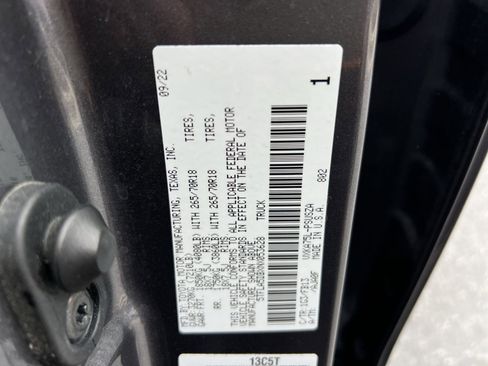 Used 2022 Toyota Tundra SR5 w/ SR5 Convenience Package AWD/4WD image 26