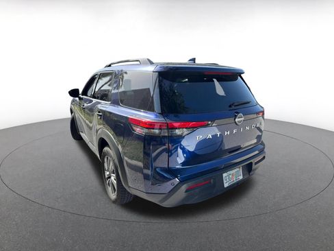 Used 2025 Nissan Pathfinder SV FWD image 6