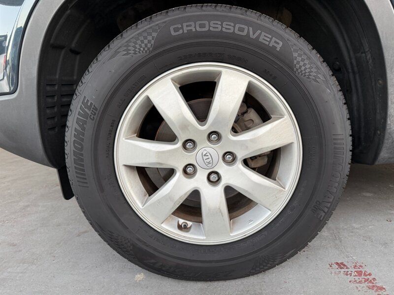 Used 2011 Kia Sorento LX AWD/4WD image 34