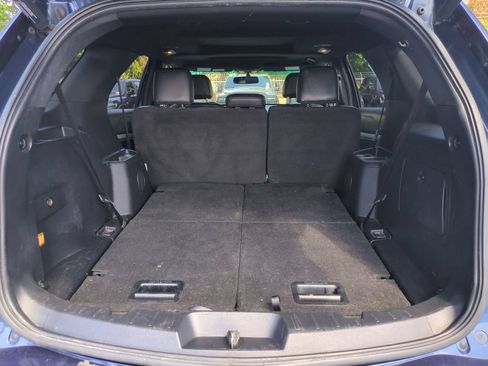 Used 2017 Ford Explorer XLT w/ Equipment Group 202A AWD/4WD image 10