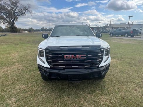 Used 2024 GMC Sierra 1500 AT4X image 8