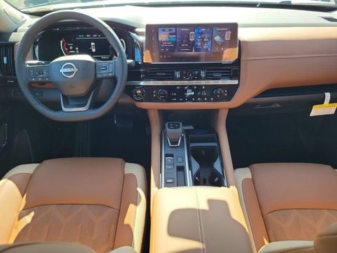 New 2026 Nissan Pathfinder Platinum FWD image 6