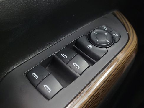 Used 2019 GMC Acadia SLE image 27