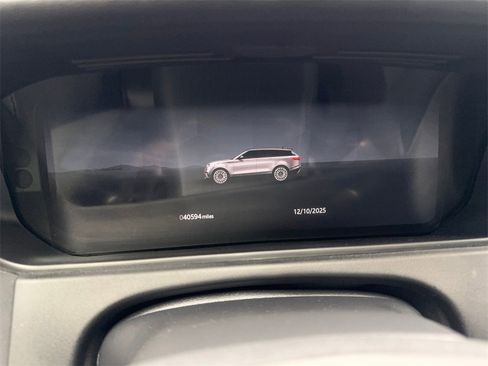 Used 2025 Land Rover Range Rover Velar Dynamic SE image 58