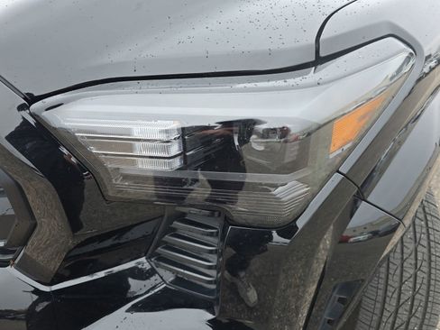 Used 2025 Toyota Tacoma SR image 33