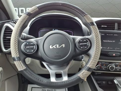 Used 2024 Kia Soul LX FWD image 18