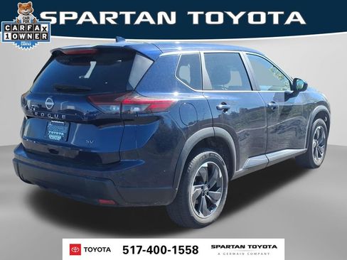 Used 2024 Nissan Rogue SV FWD image 7
