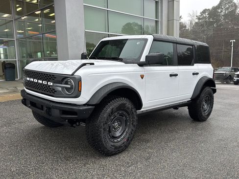 New 2025 Ford Bronco Badlands w/ Sasquatch Package image 2