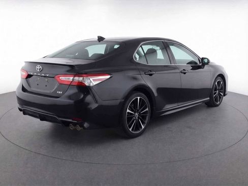 Used 2019 Toyota Camry XSE image 10